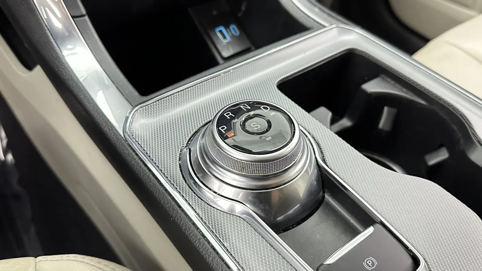 Ford Edge photo 16