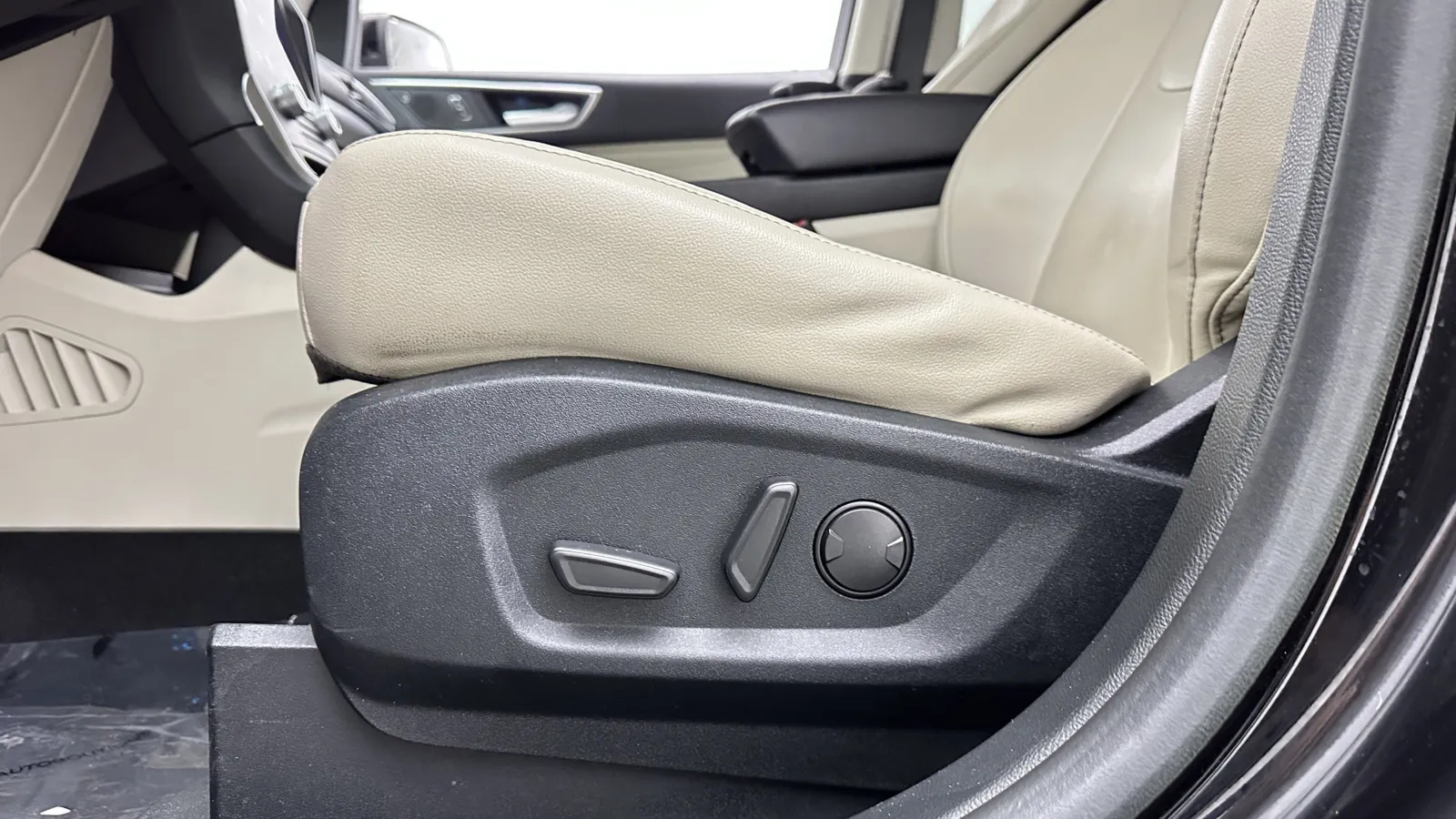 Ford Edge photo 12