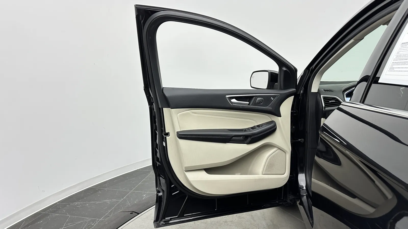 Ford Edge photo 9
