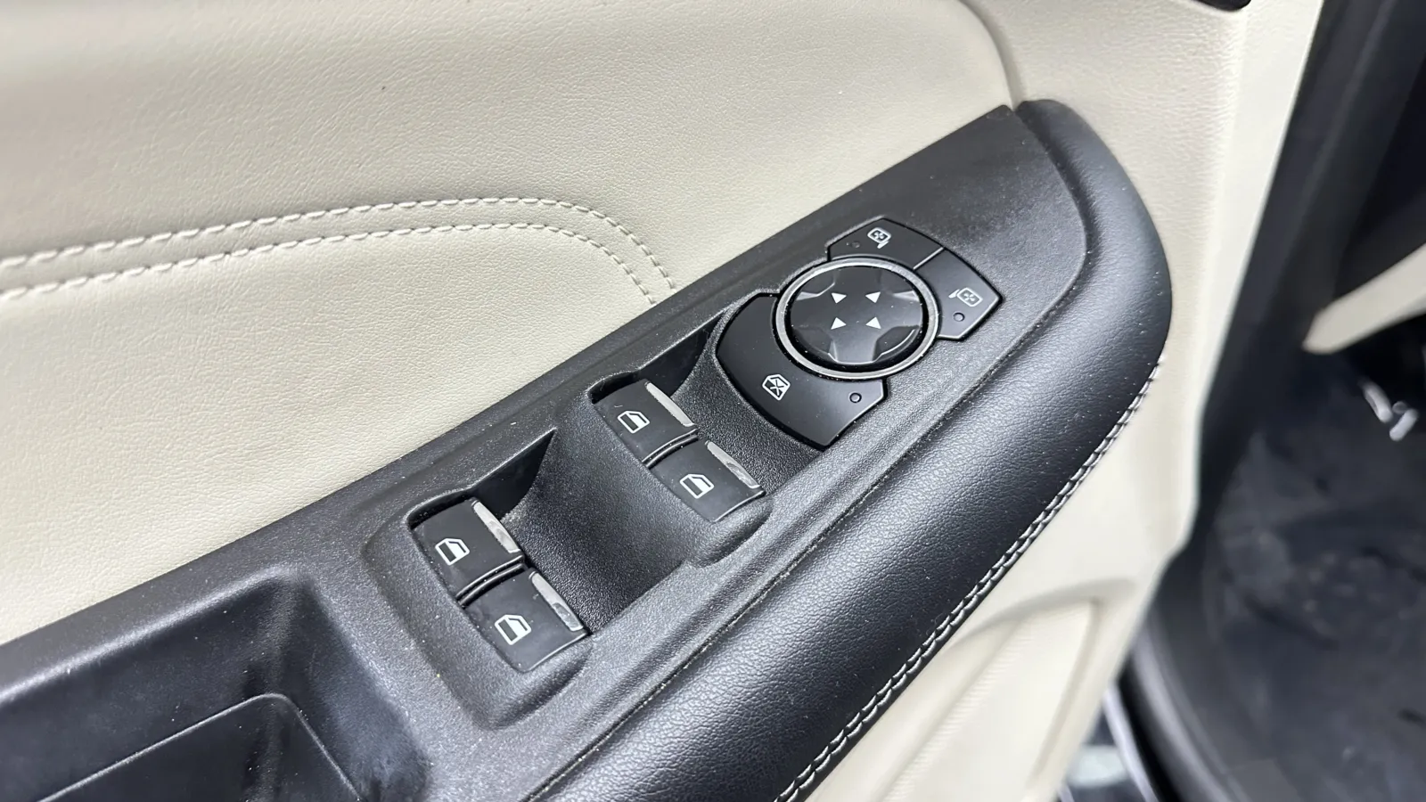 Ford Edge photo 10