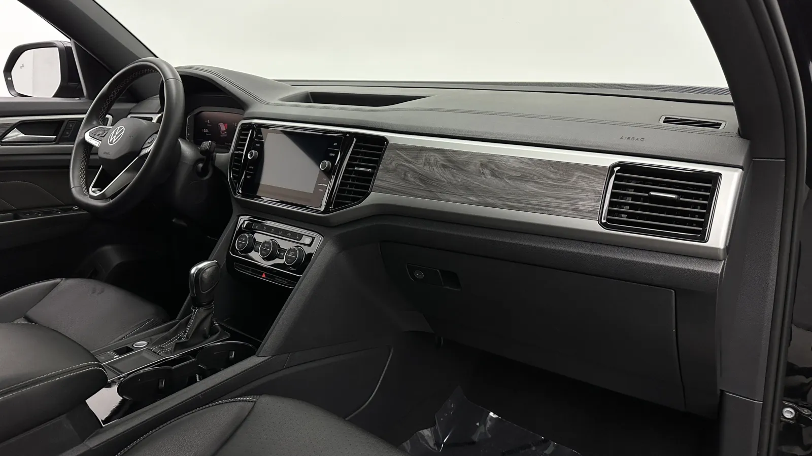 Volkswagen Atlas Cross Sport photo 35