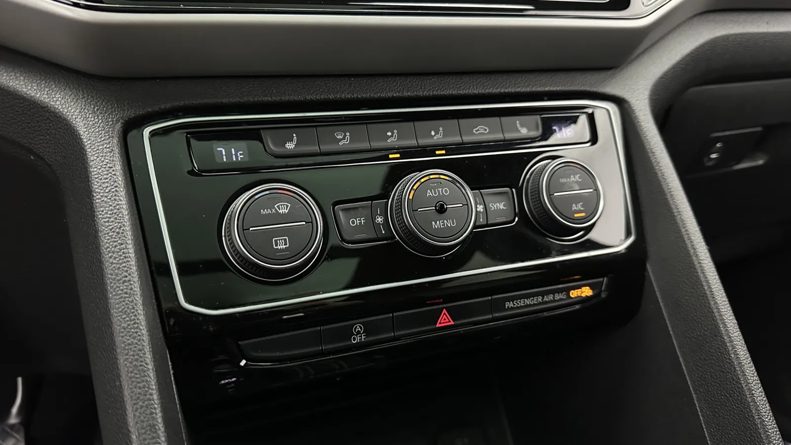 Volkswagen Atlas Cross Sport photo 17