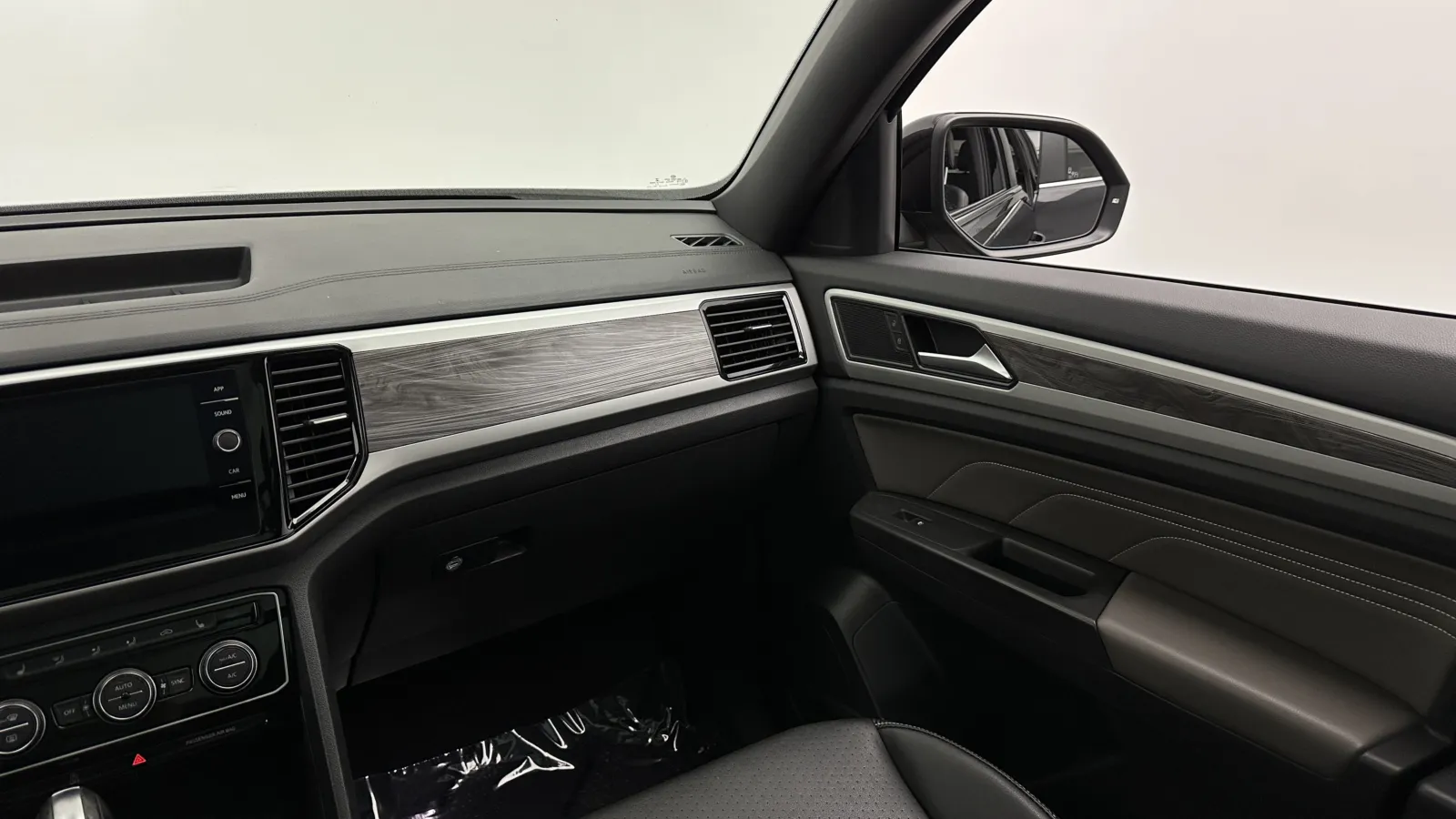 Volkswagen Atlas Cross Sport photo 32