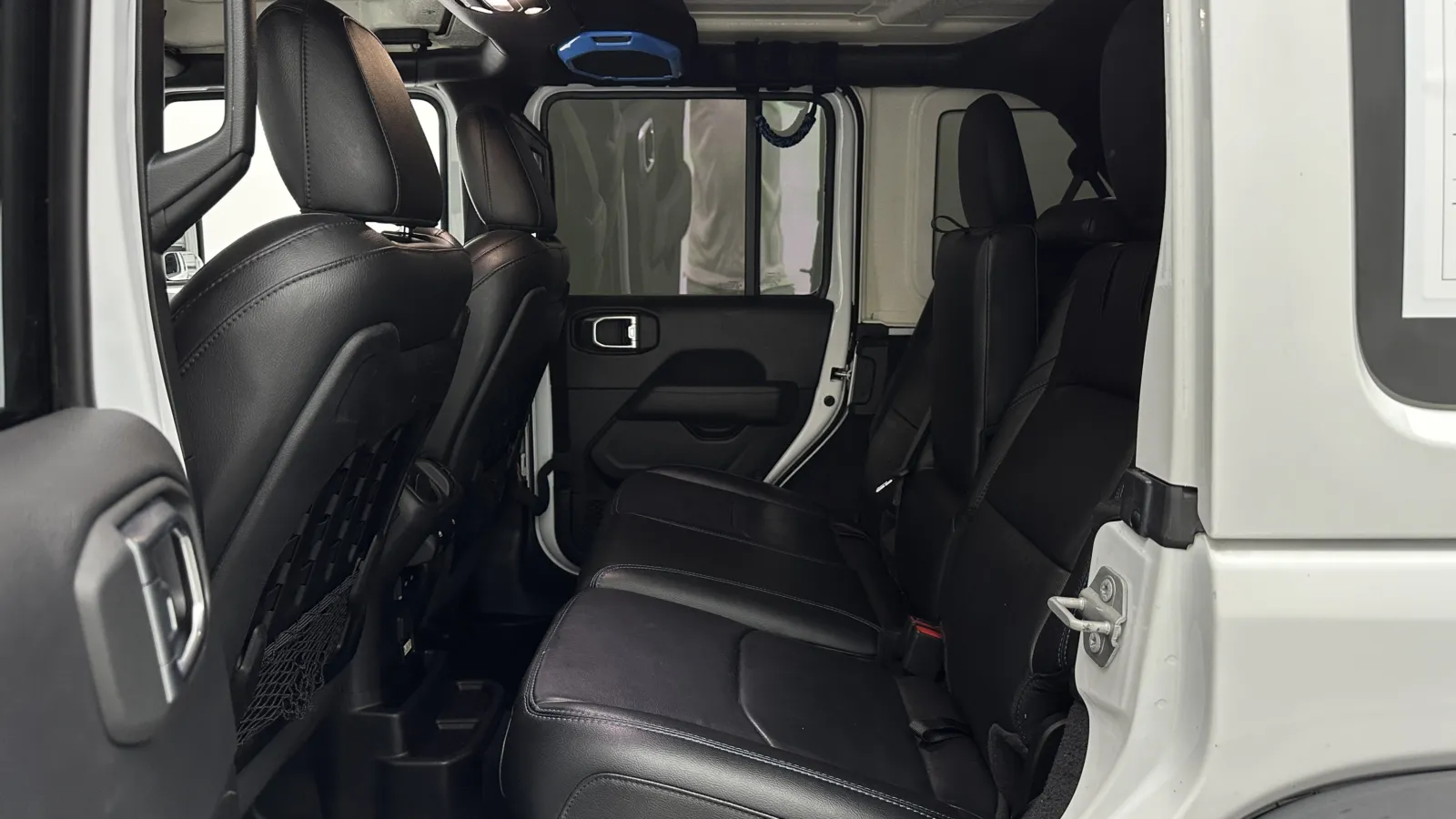 Jeep Wrangler photo 23