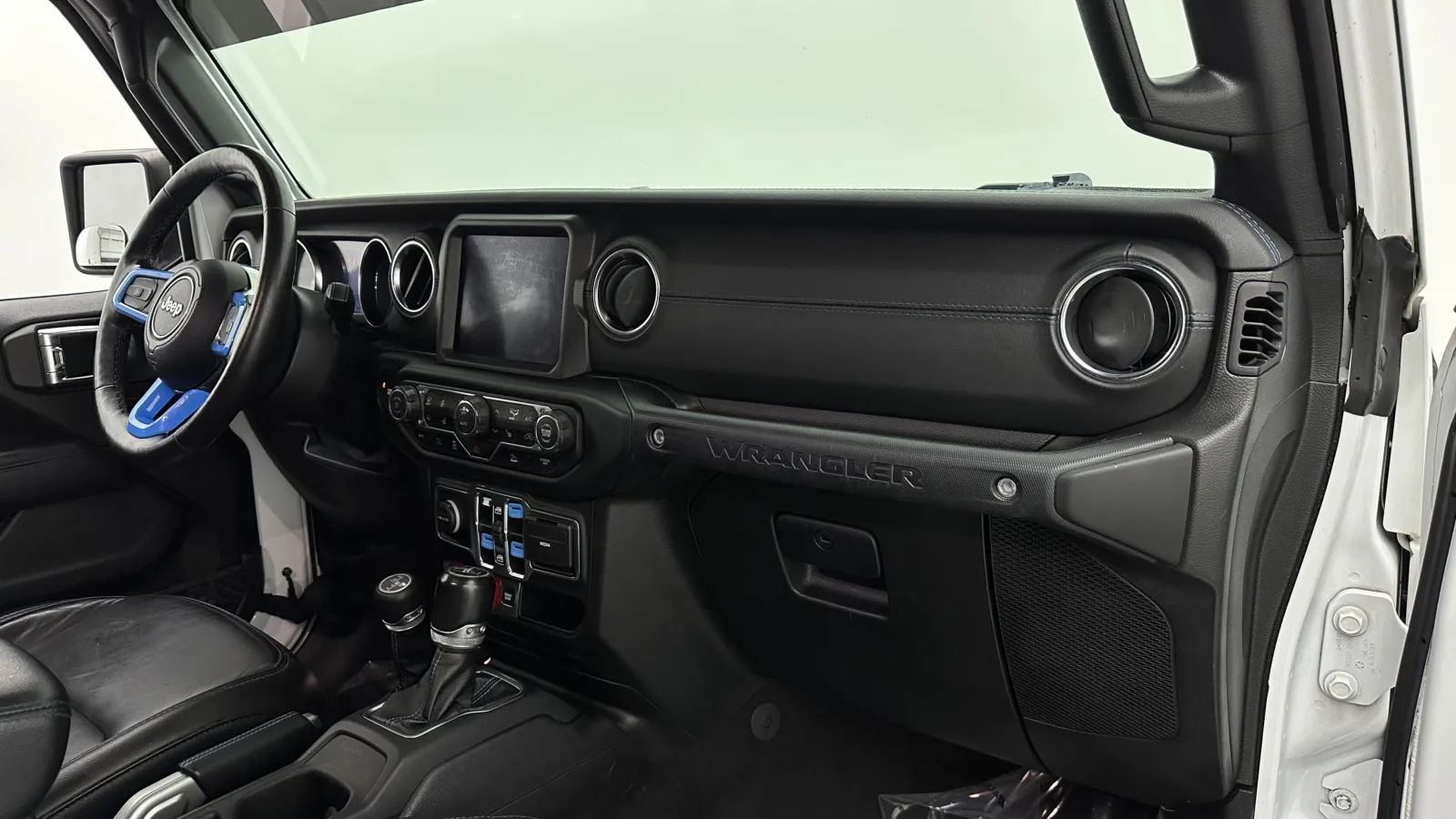 Jeep Wrangler photo 38
