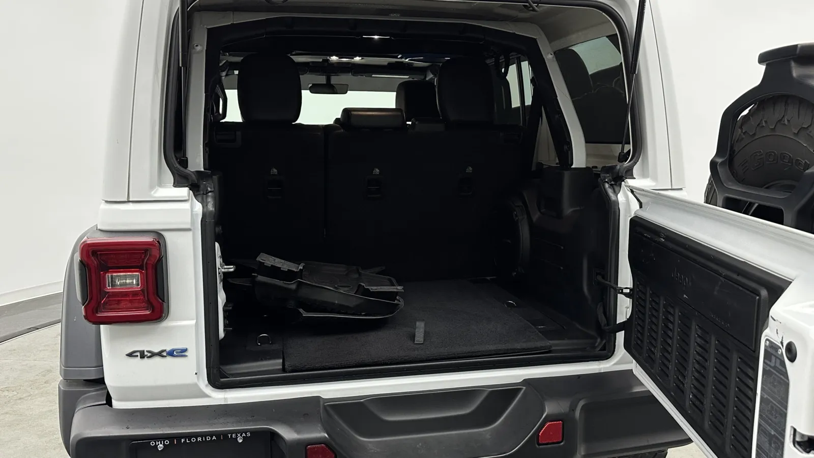 Jeep Wrangler photo 26