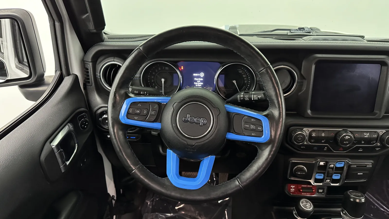 Jeep Wrangler photo 31