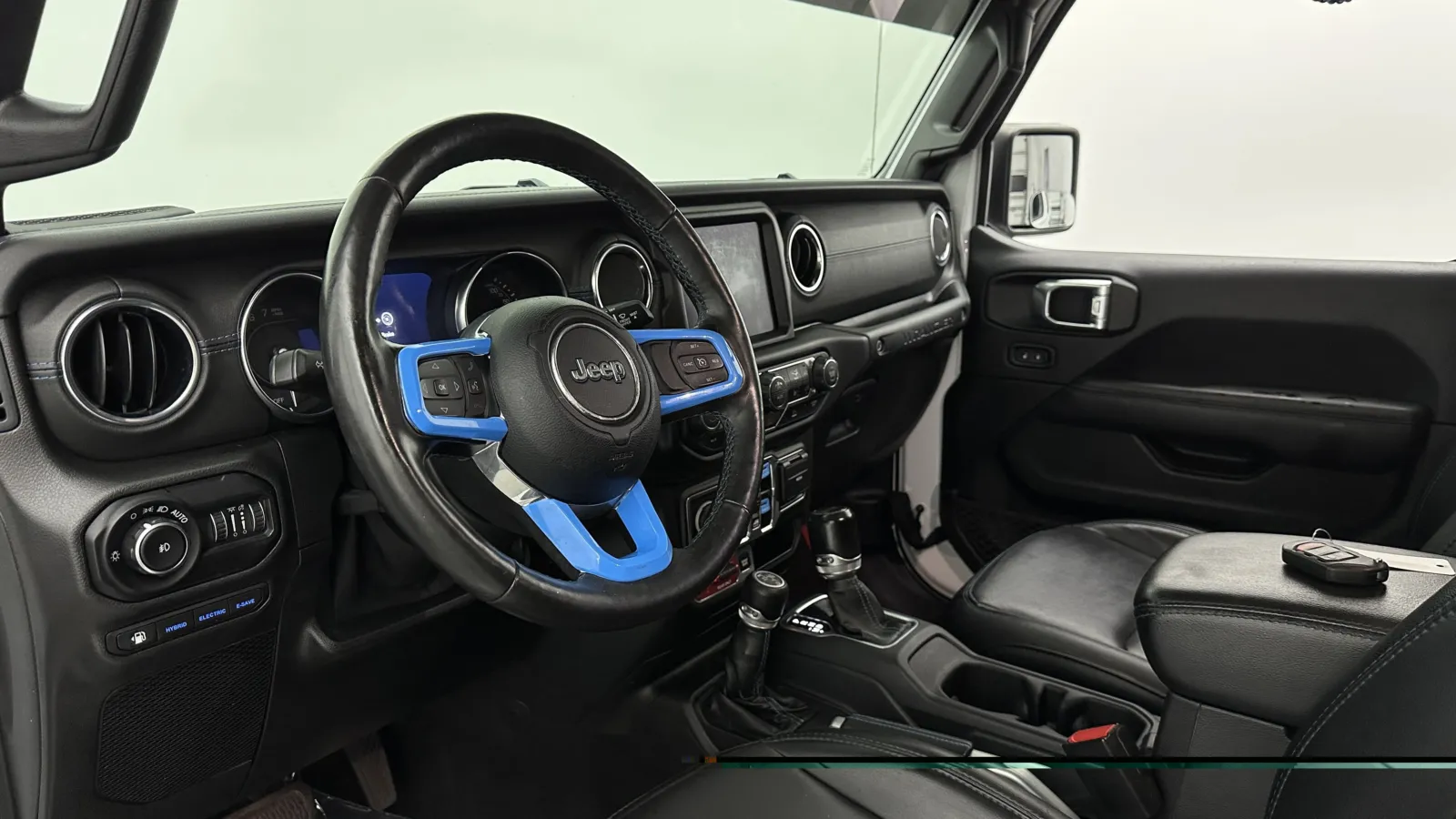 Jeep Wrangler photo 12