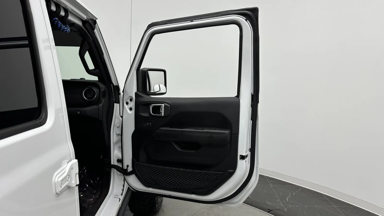 Jeep Wrangler photo 35