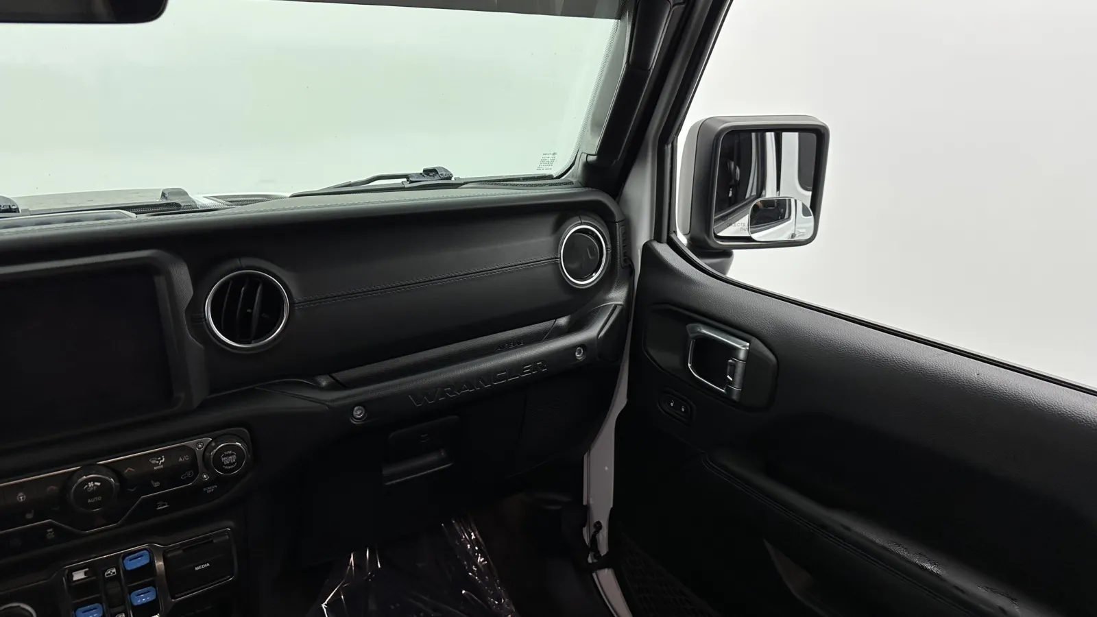 Jeep Wrangler photo 34