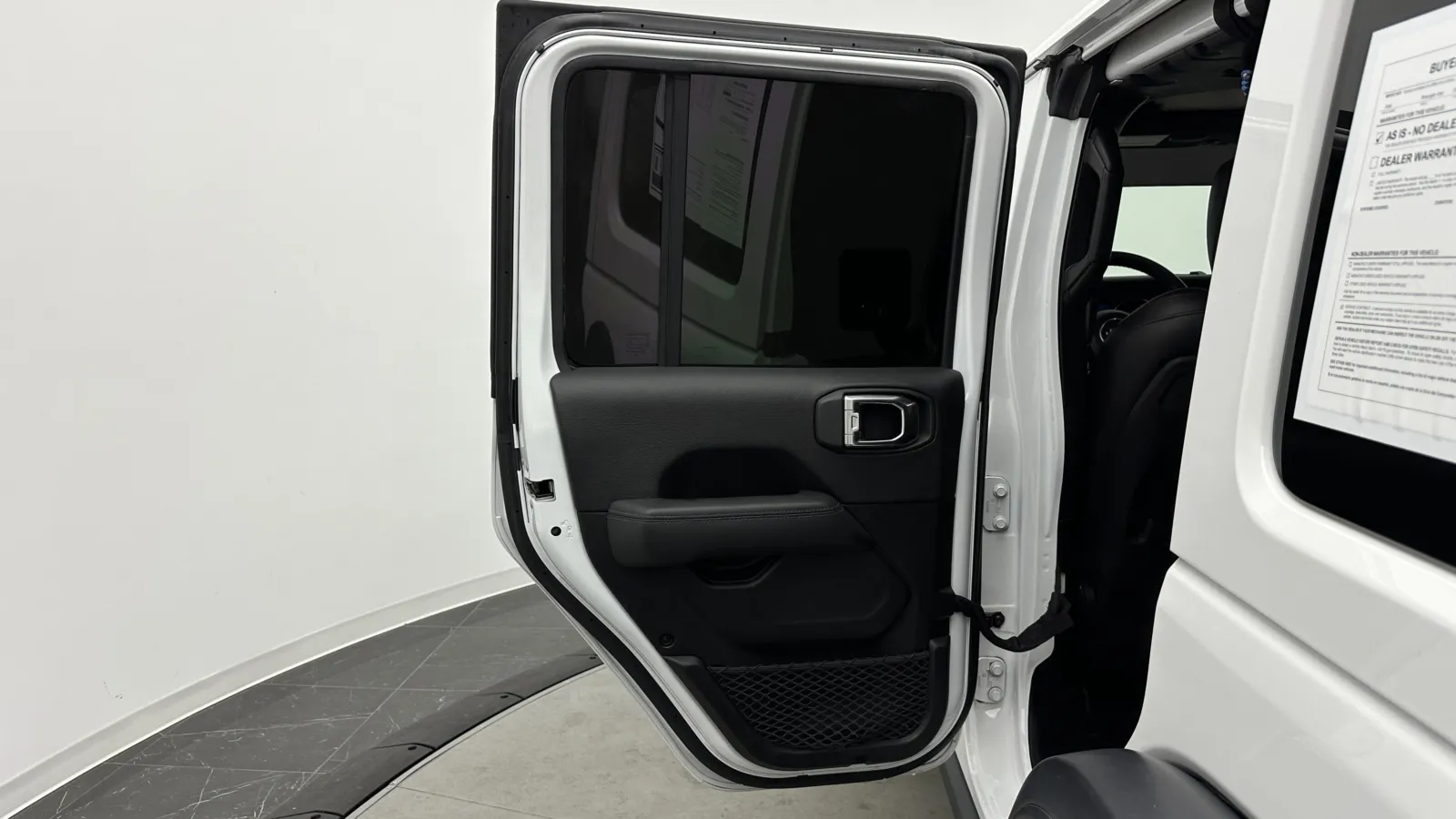 Jeep Wrangler photo 24