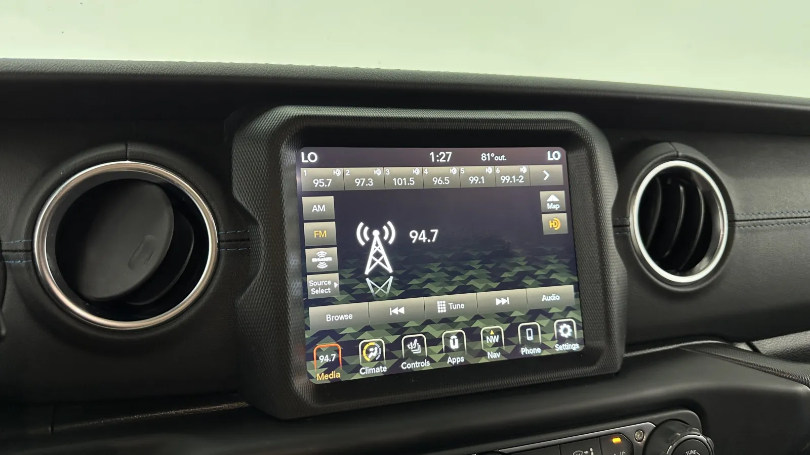 Jeep Wrangler photo 18