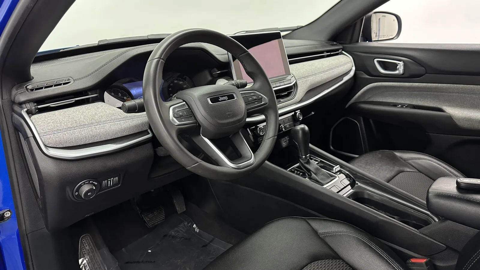 Jeep Compass photo 11
