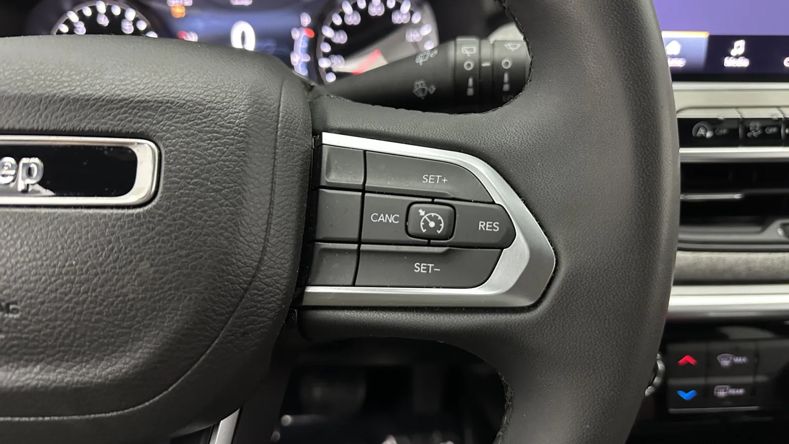 Jeep Compass photo 17