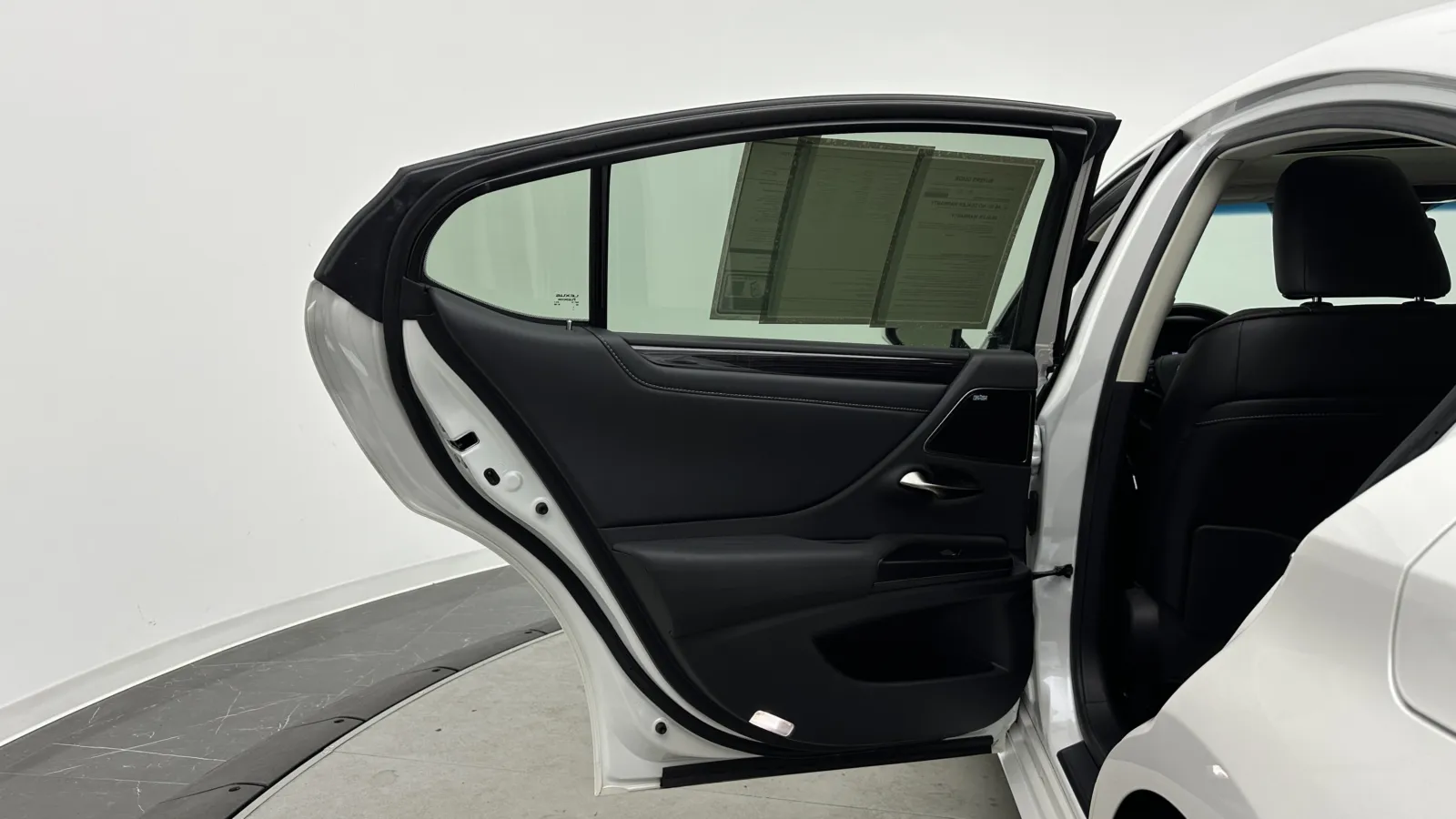 Lexus ES photo 28