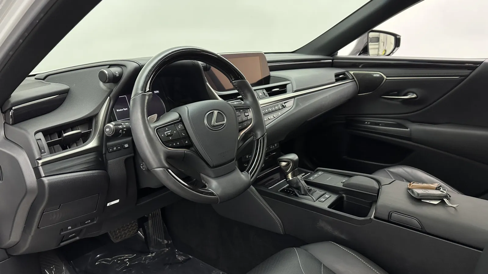 Lexus ES photo 11