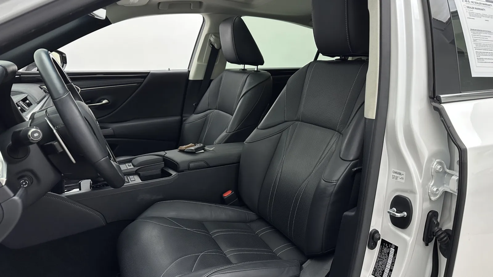 Lexus ES photo 16