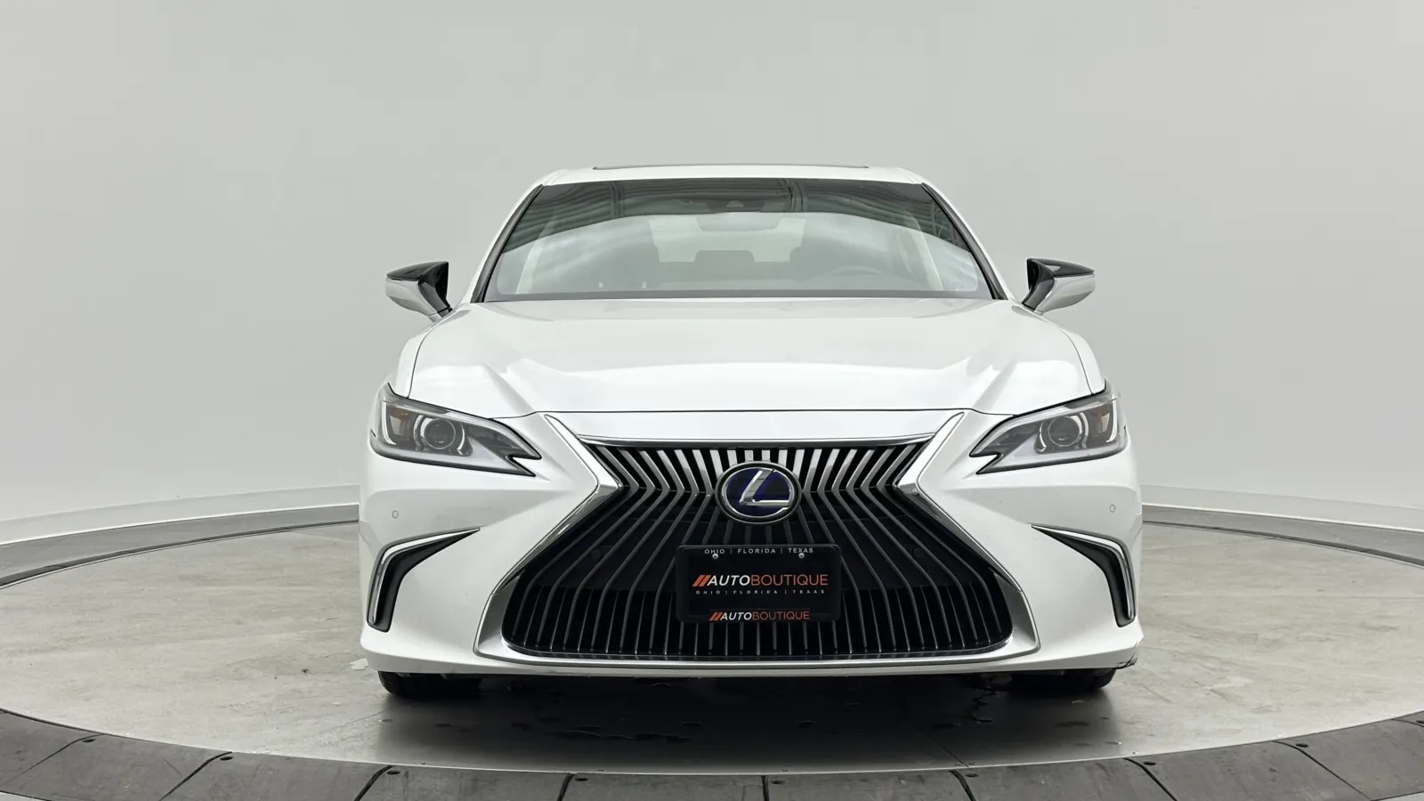 Lexus ES photo 2