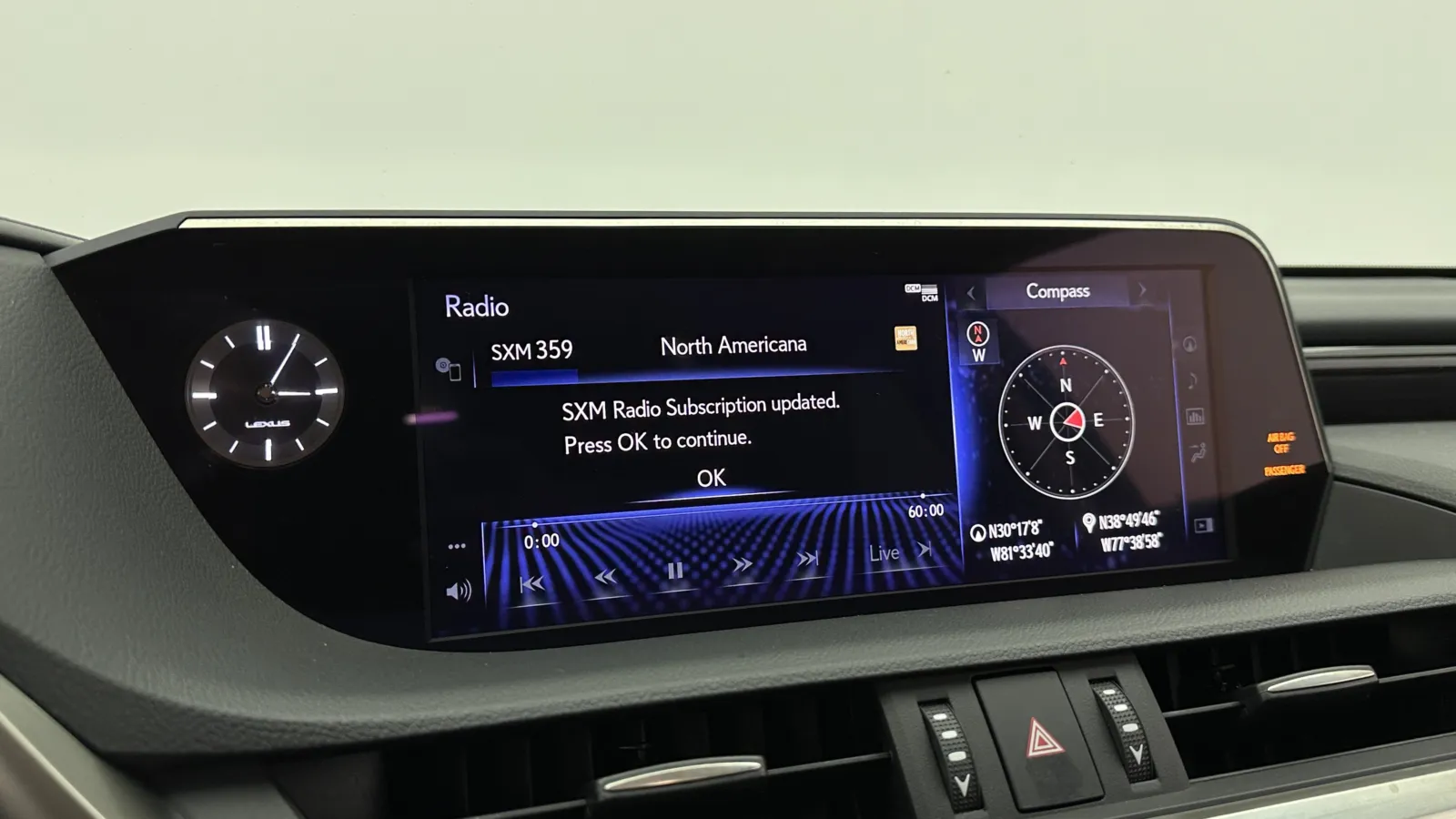 Lexus ES photo 20