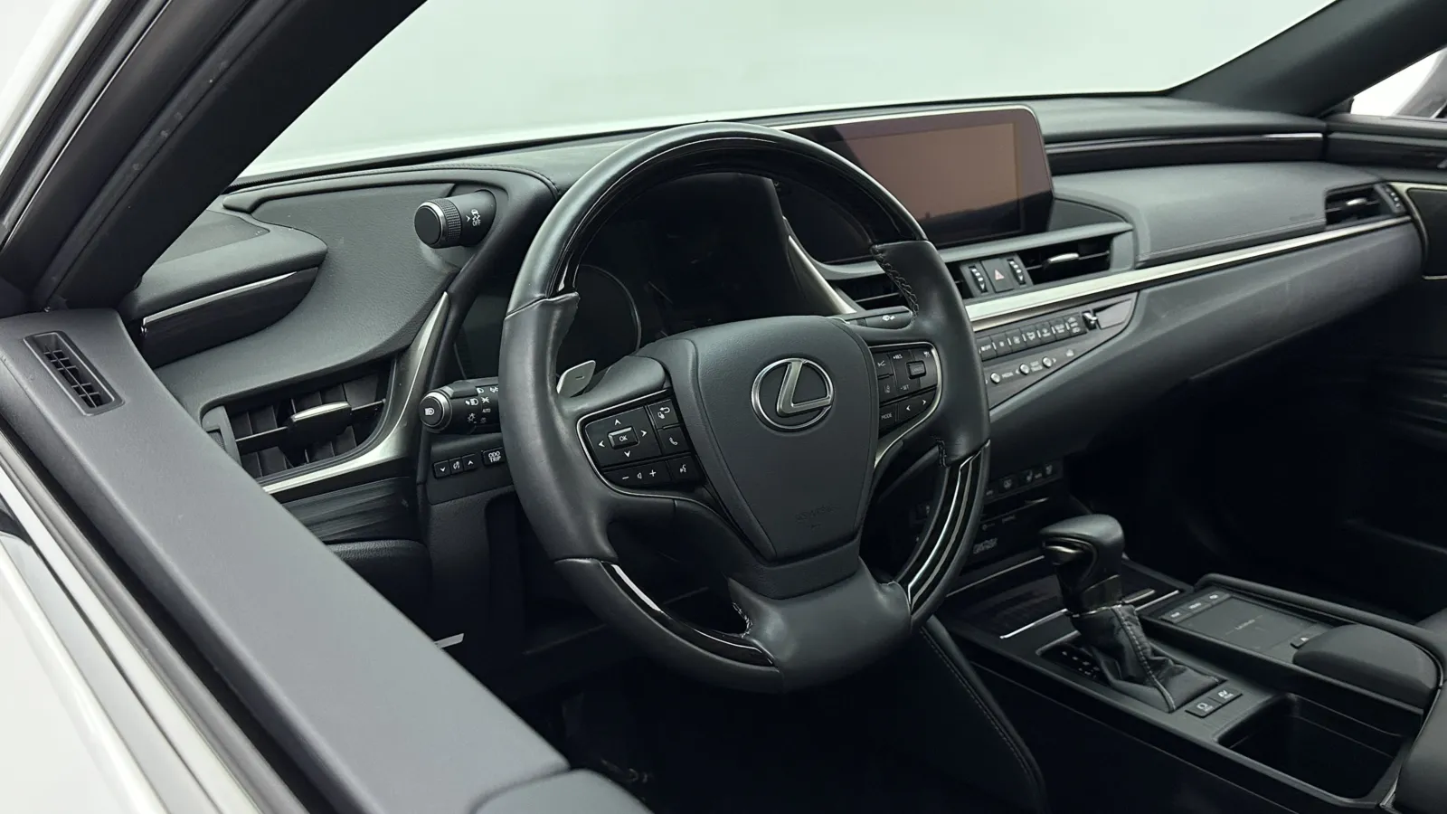 Lexus ES photo 9