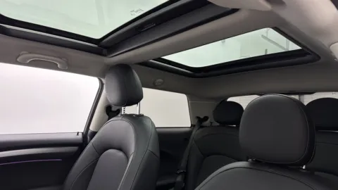More photos of 2022 MINI Hardtop 2 Door Cooper at Auto Boutique Florida, FL