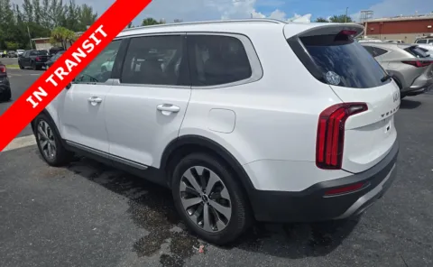 More photos of 2022 Kia Telluride EX at Auto Boutique Florida, FL
