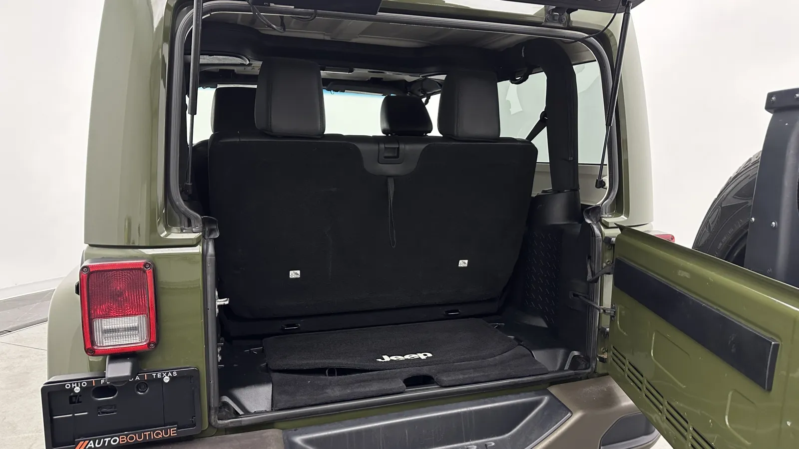 Jeep Wrangler photo 21