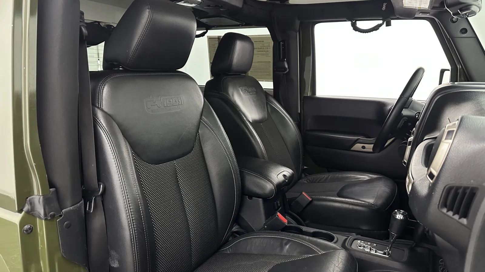 Jeep Wrangler photo 24