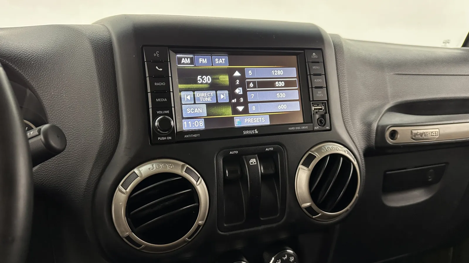 Jeep Wrangler photo 17