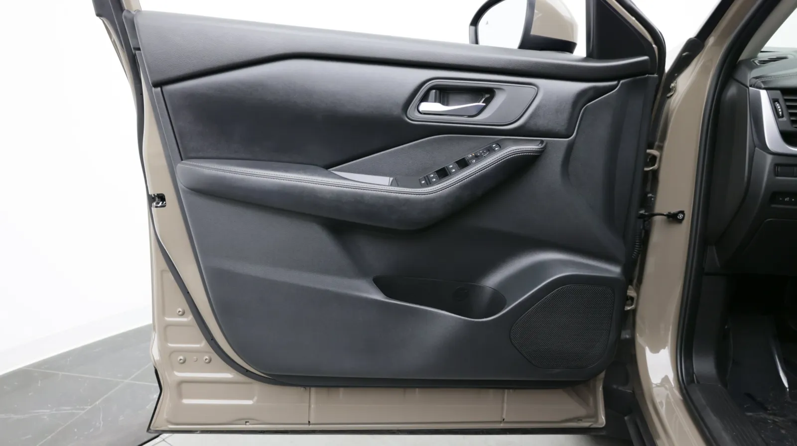 Nissan Rogue photo 12