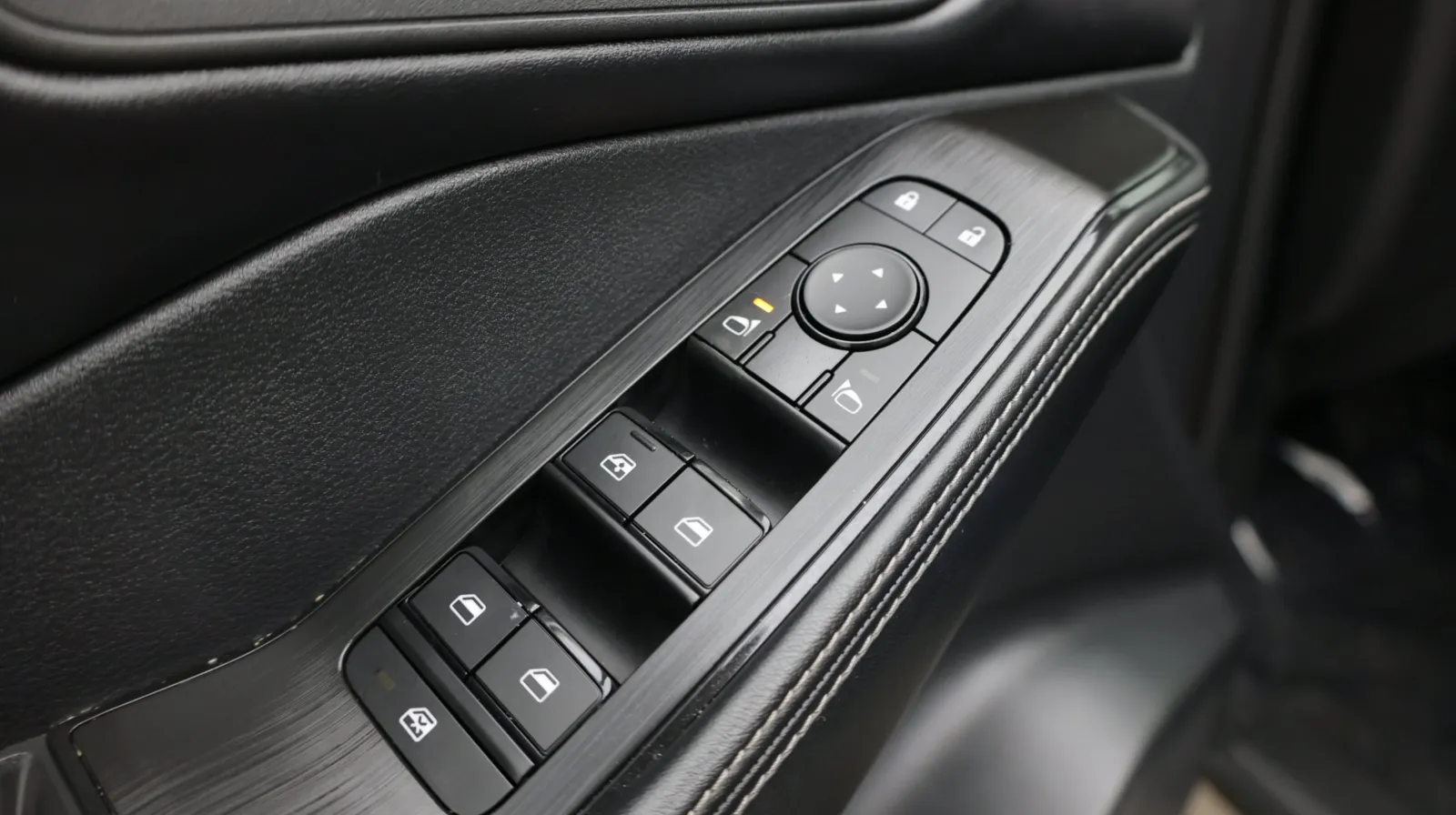 Nissan Rogue photo 13
