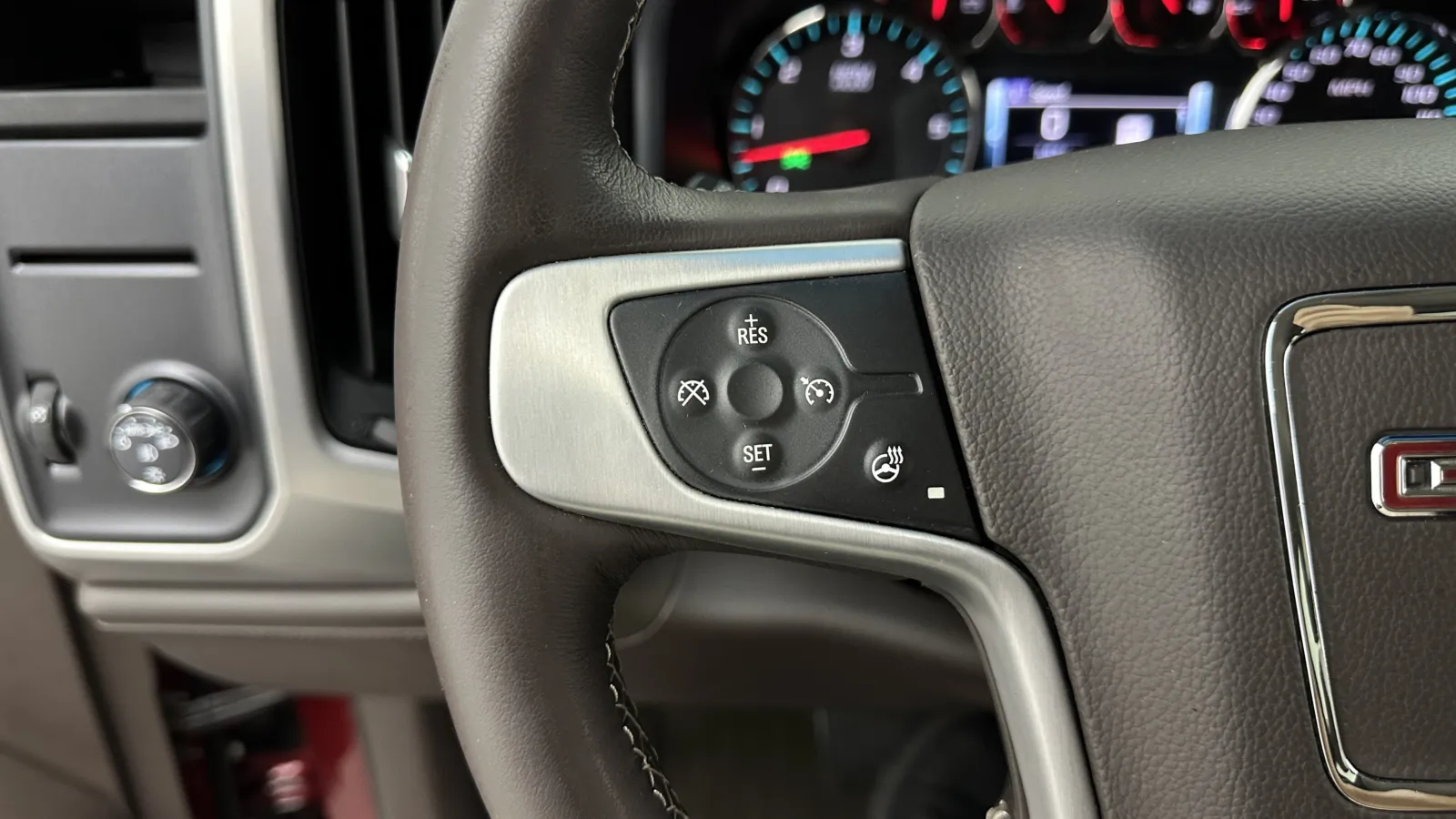 GMC Sierra photo 17