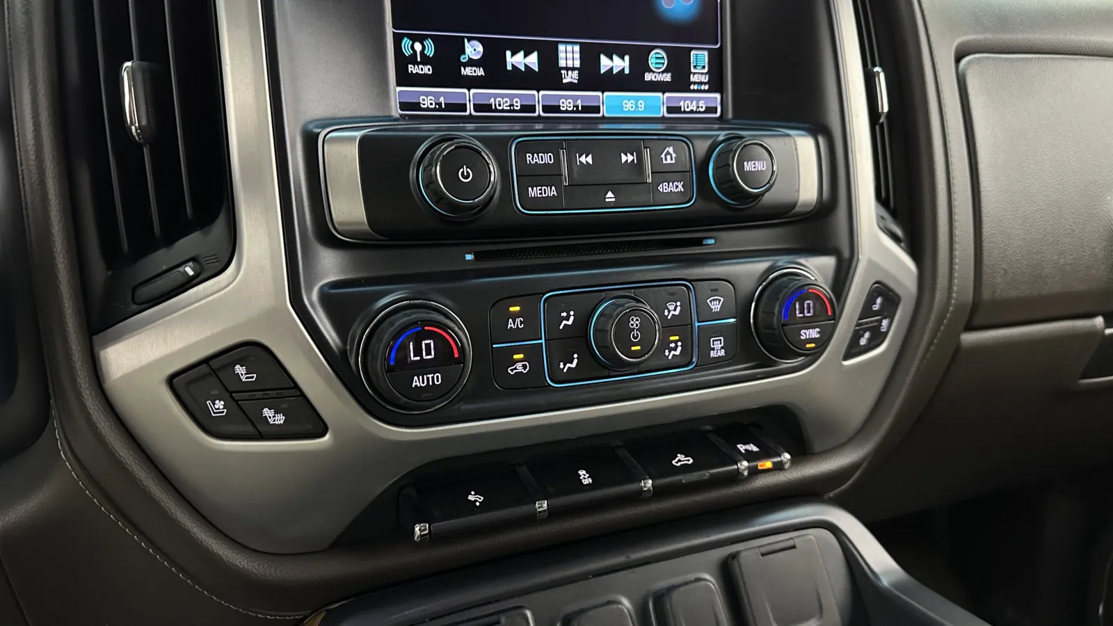 GMC Sierra photo 14