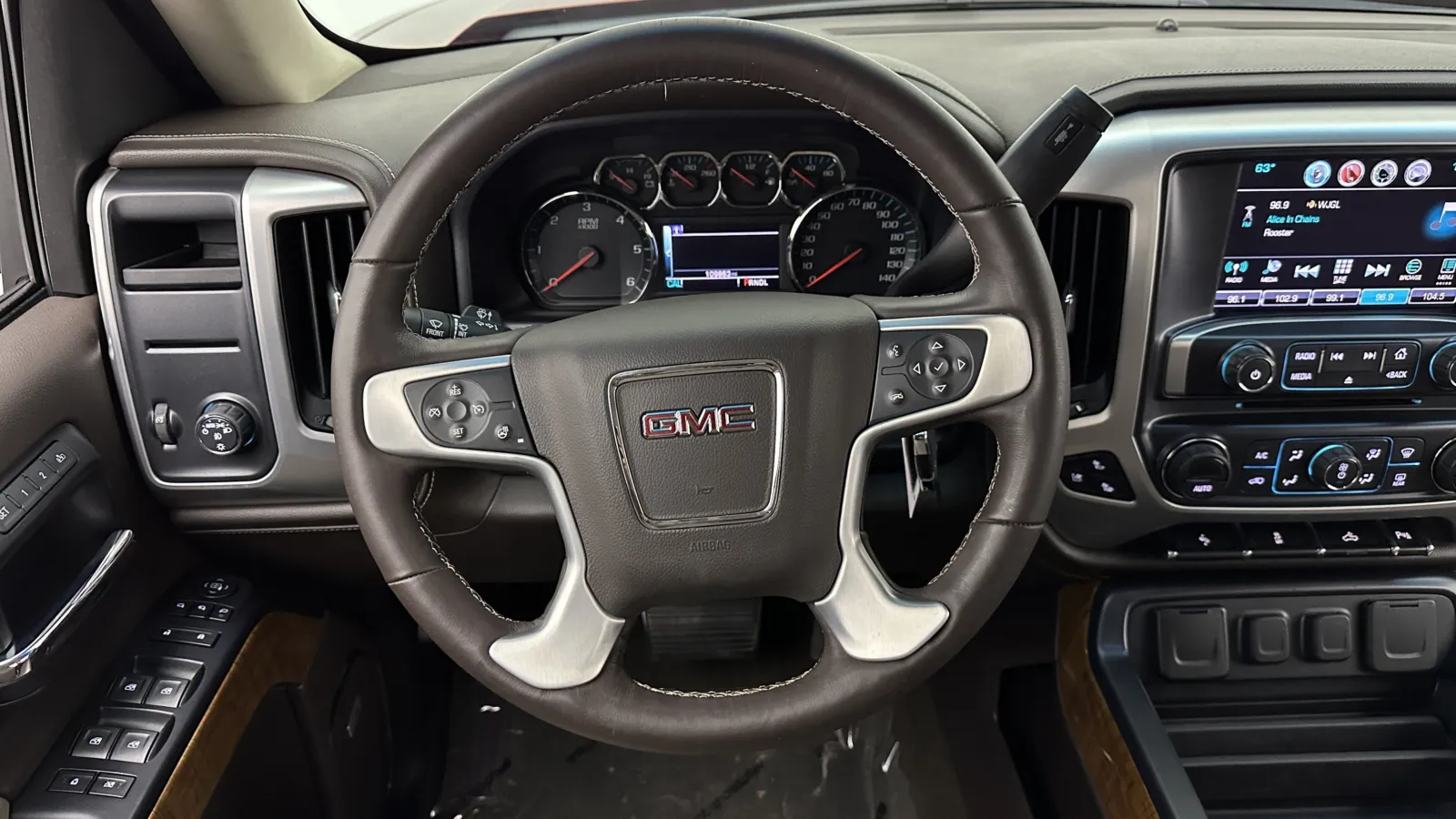 GMC Sierra photo 24
