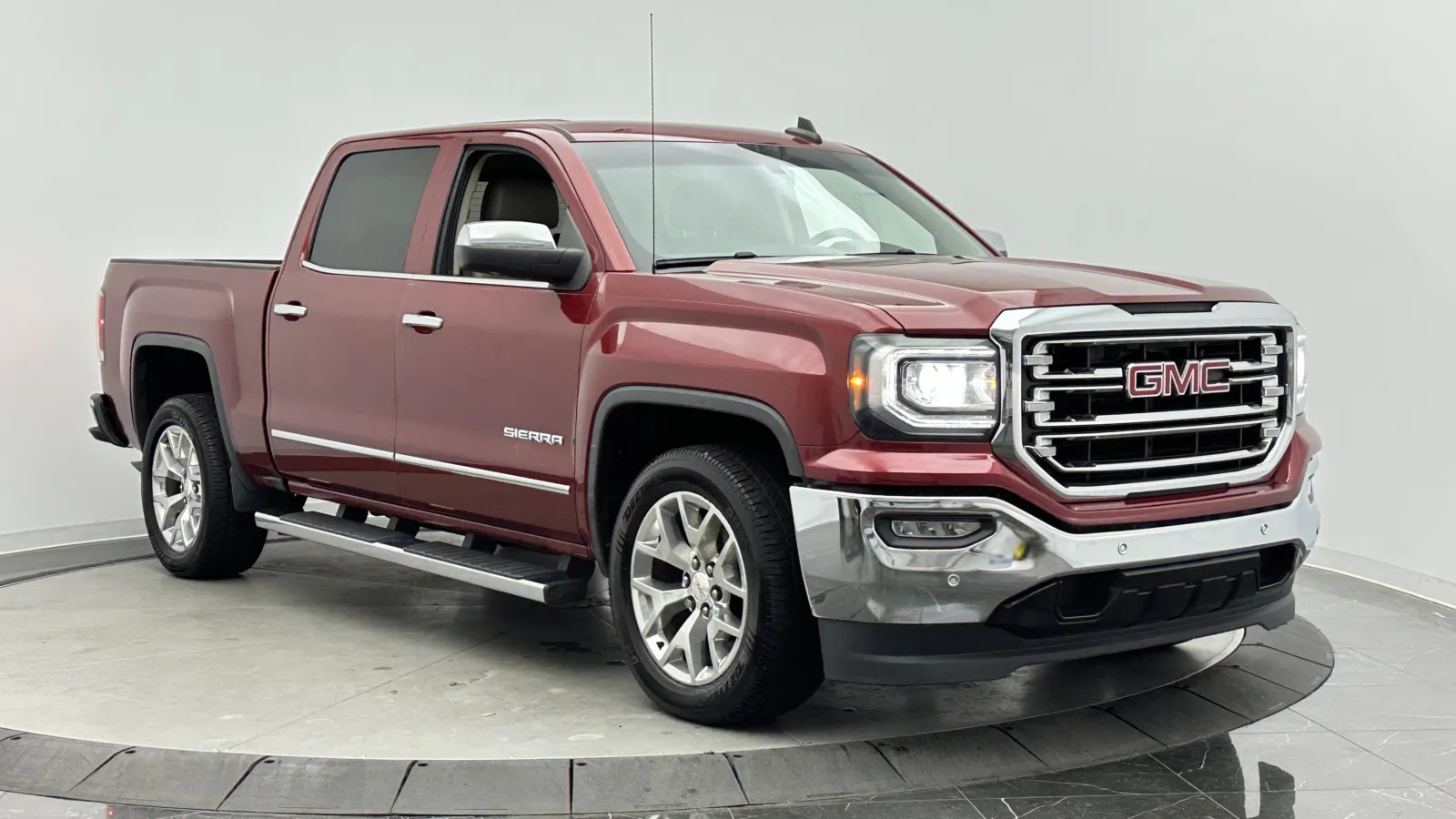GMC Sierra photo 3