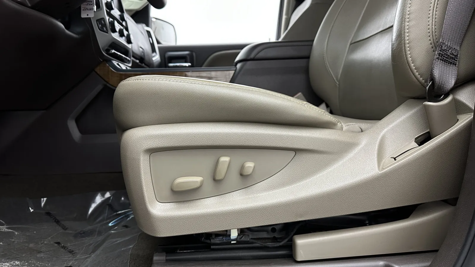 GMC Sierra photo 11