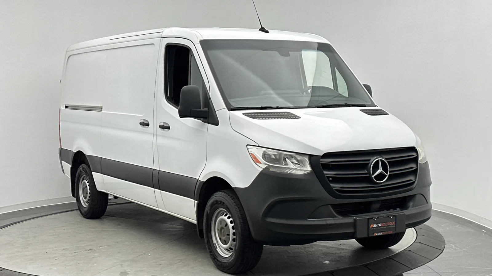 Mercedes-Benz Sprinter photo 3