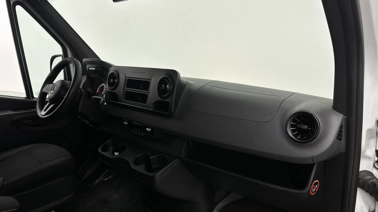 Mercedes-Benz Sprinter photo 26