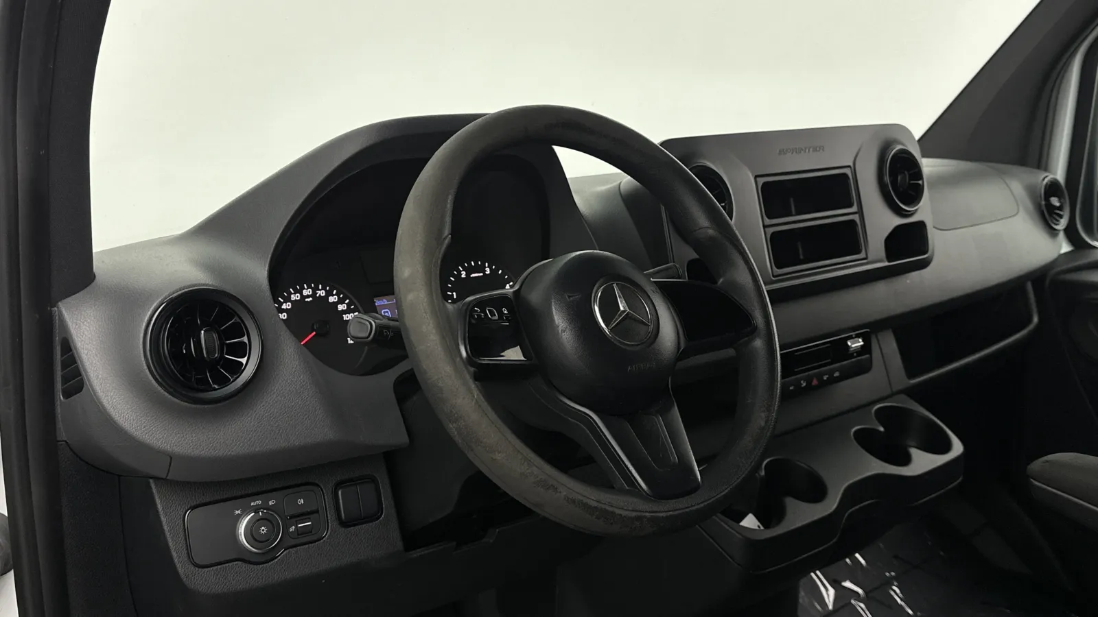 Mercedes-Benz Sprinter photo 10