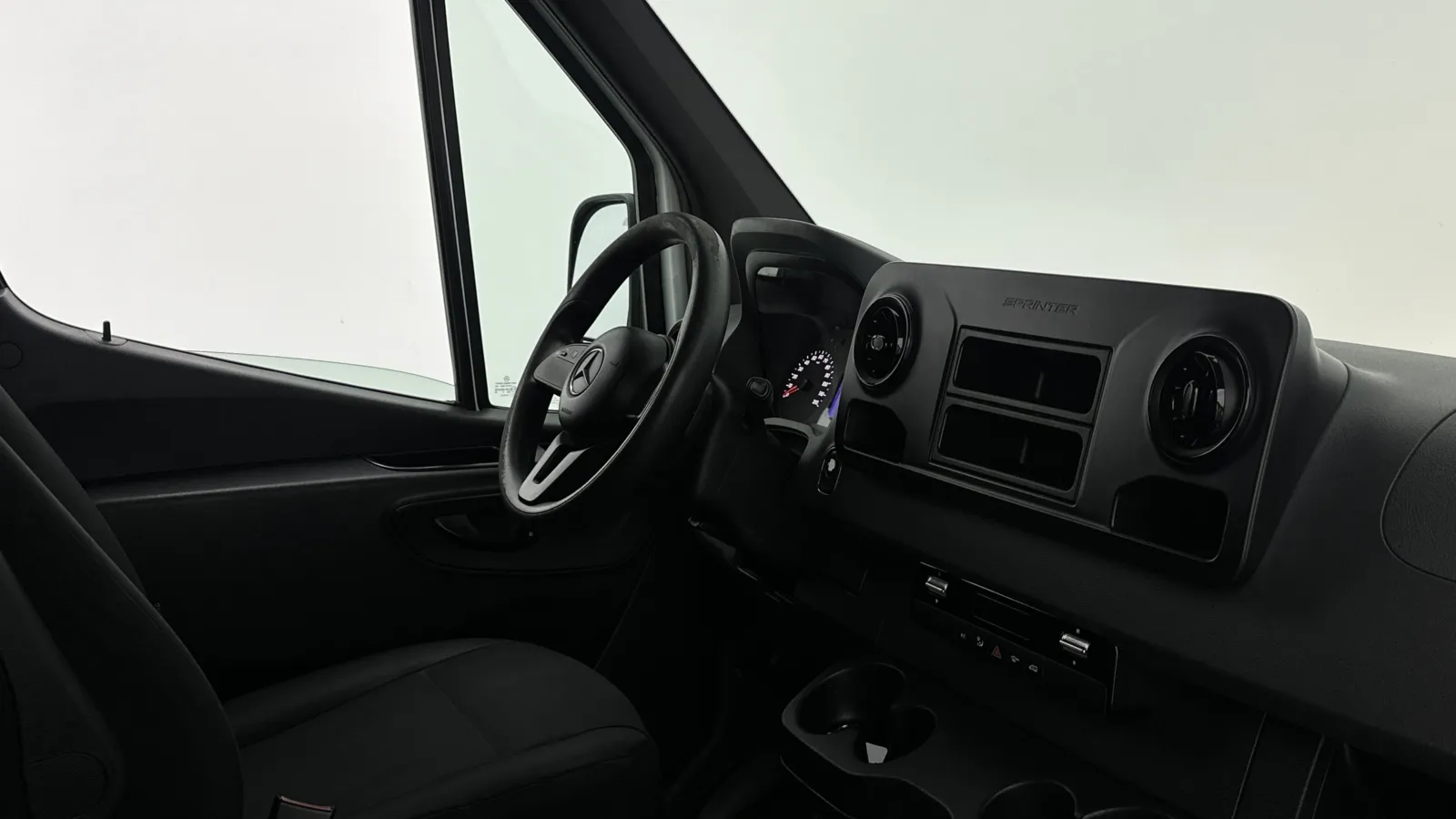 Mercedes-Benz Sprinter photo 24
