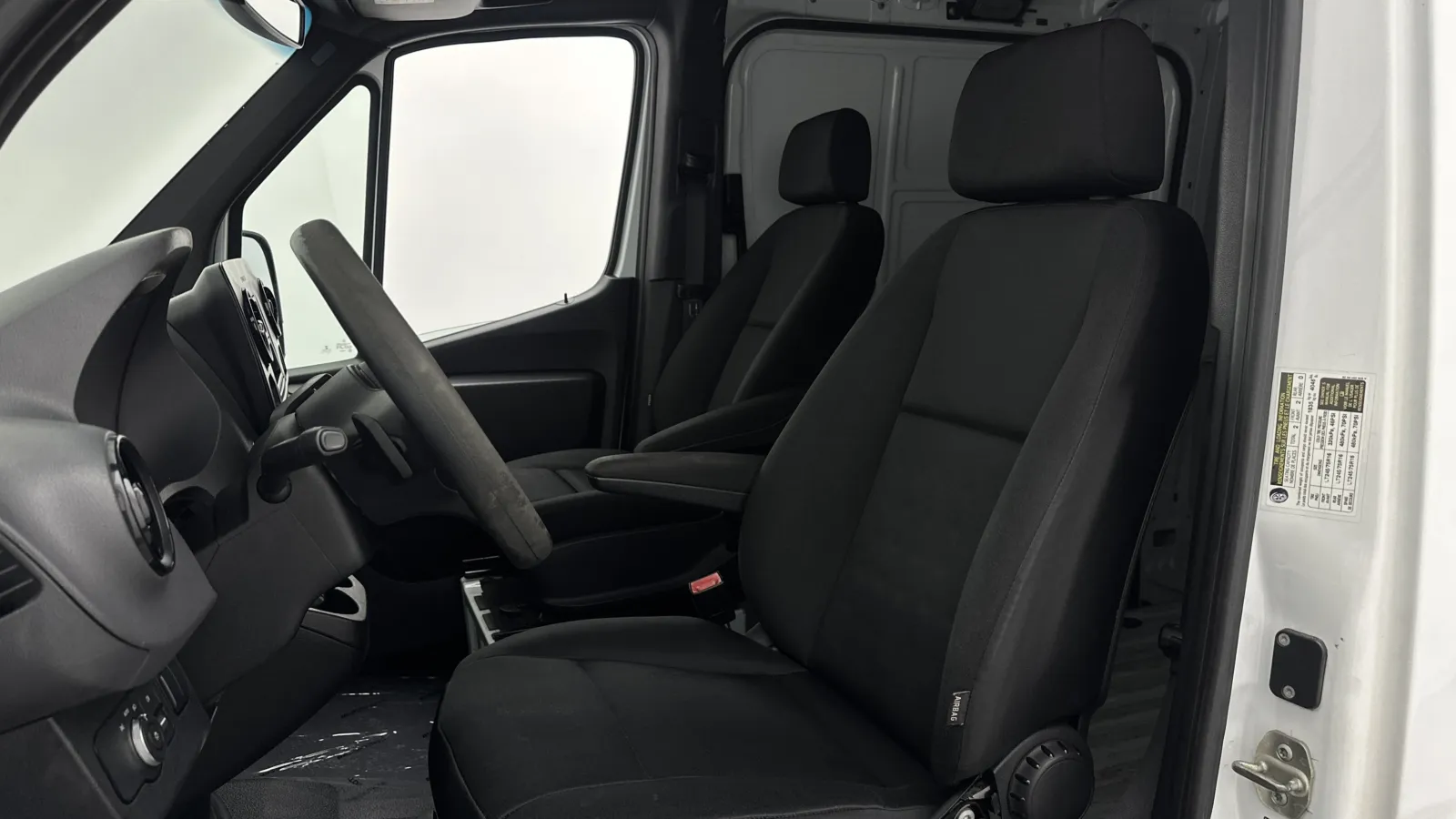 Mercedes-Benz Sprinter photo 11