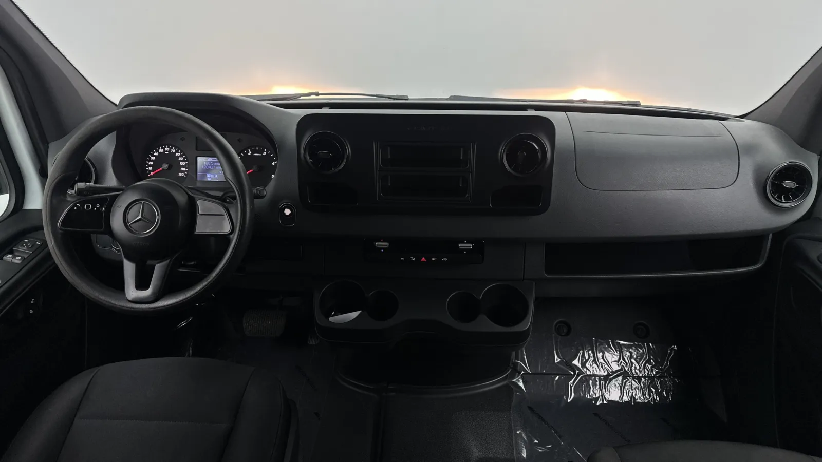 Mercedes-Benz Sprinter photo 19