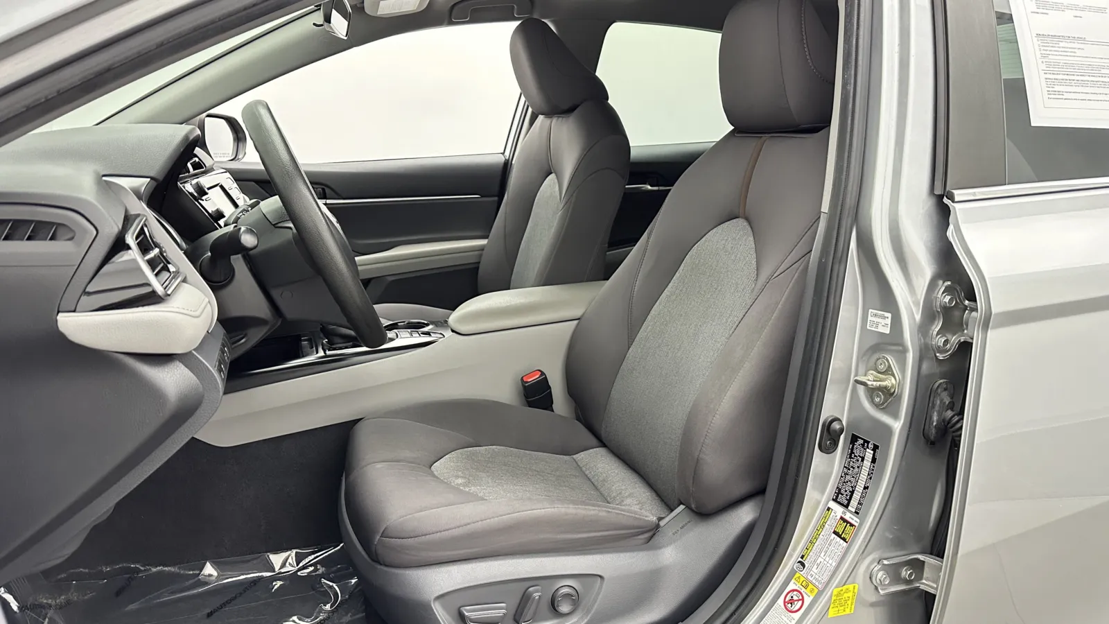 Toyota Camry photo 11