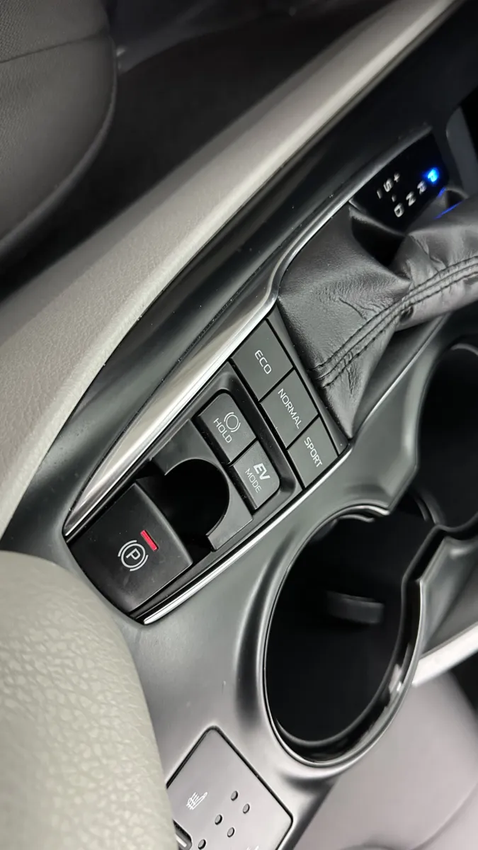 Toyota Camry photo 12
