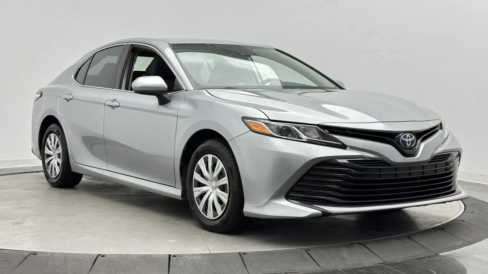 Toyota Camry photo 3