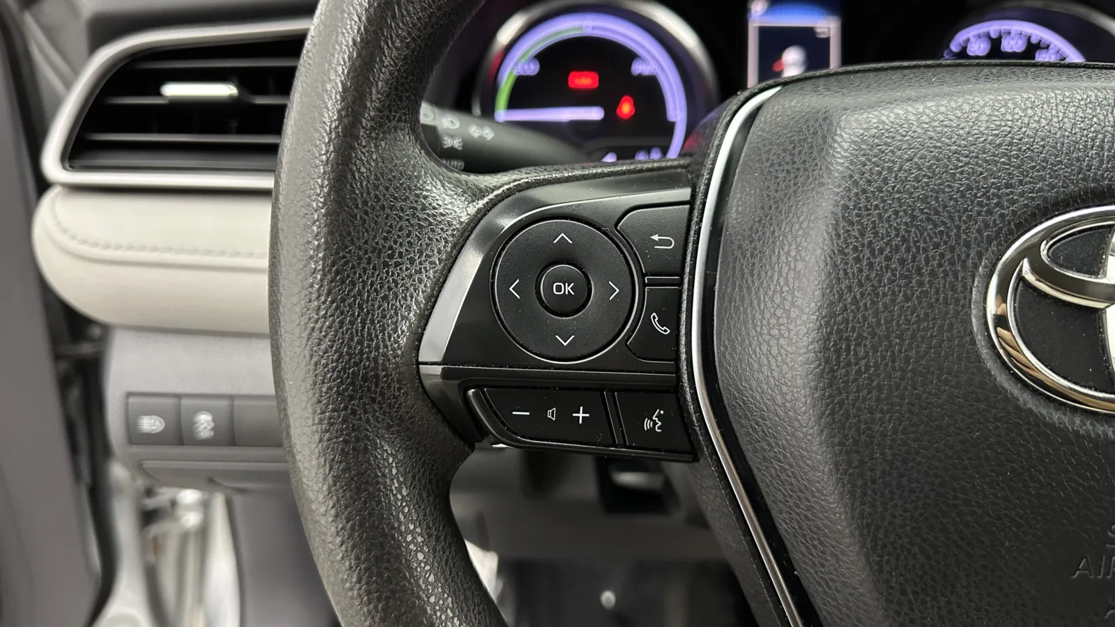 Toyota Camry photo 16
