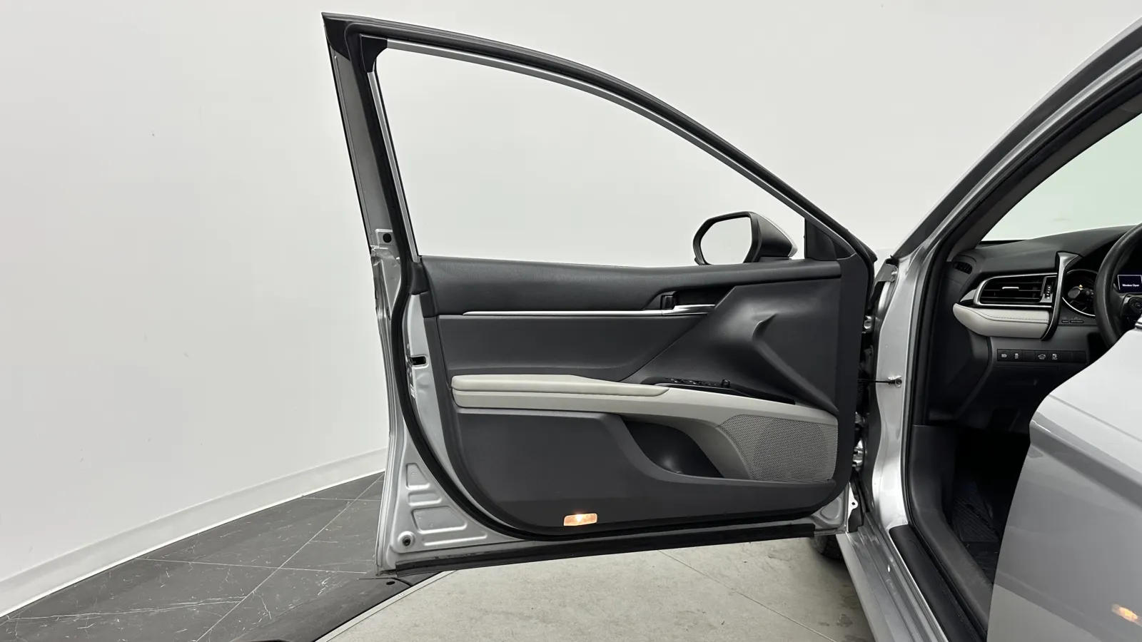 Toyota Camry photo 8
