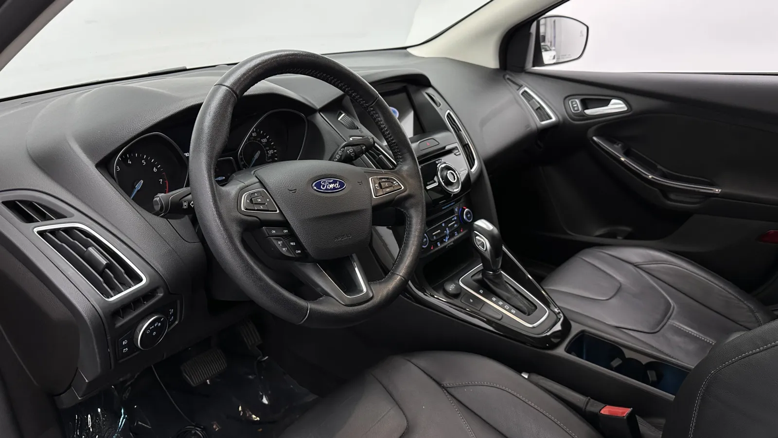 Ford Focus photo 11