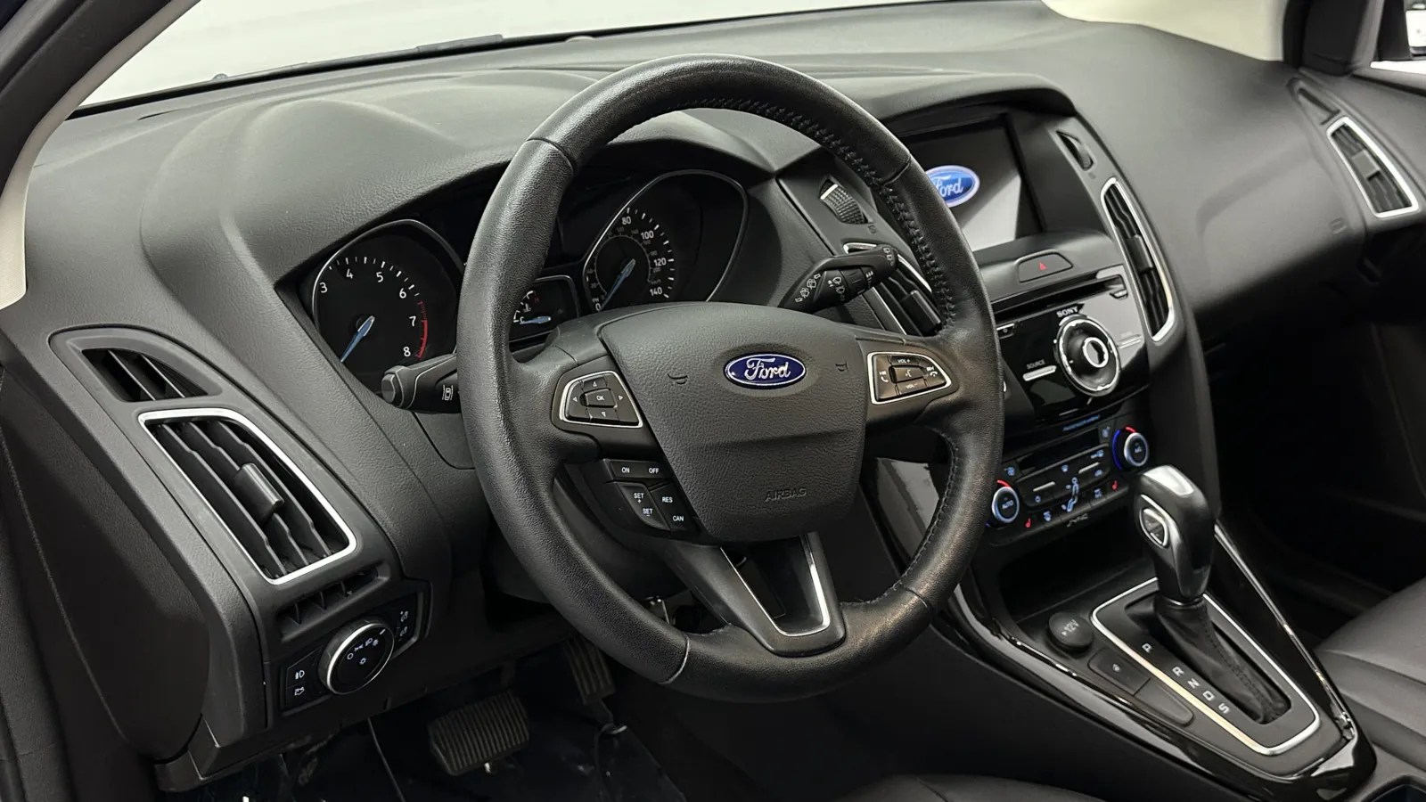 Ford Focus photo 9