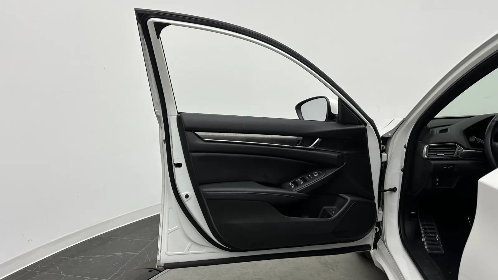 Honda Accord photo 9